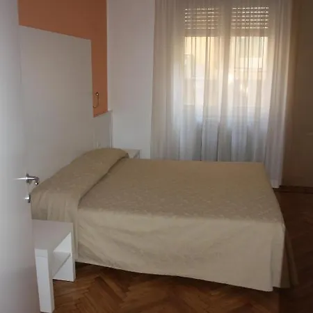 马泽尼大街住宅酒店 3*