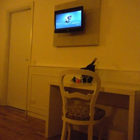 Via Mazzini 3* Стреза