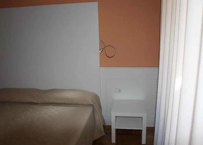 Via Mazzini 4* Стреза