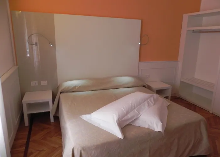 לינה וארוחת בוקר Via Mazzini 4*